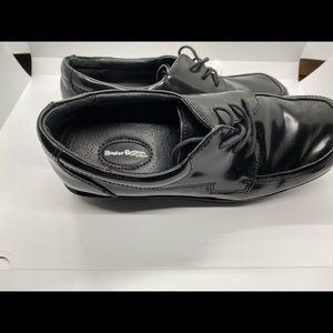 Buster Brown black leather Boys dress shoes
